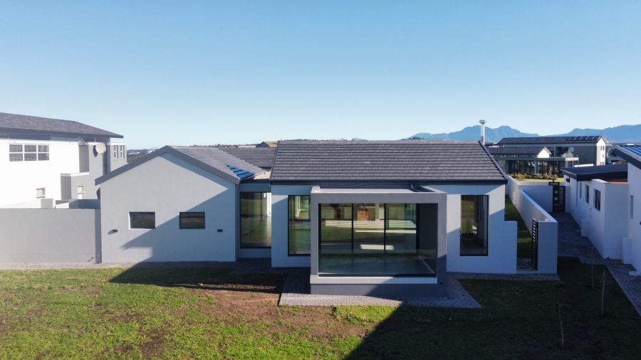 4 Bedroom Property for Sale in Oubaai Western Cape